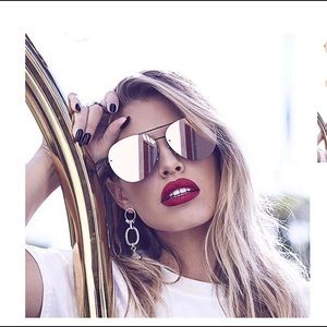 QUAY Cool INNIT Mirrored Glasses